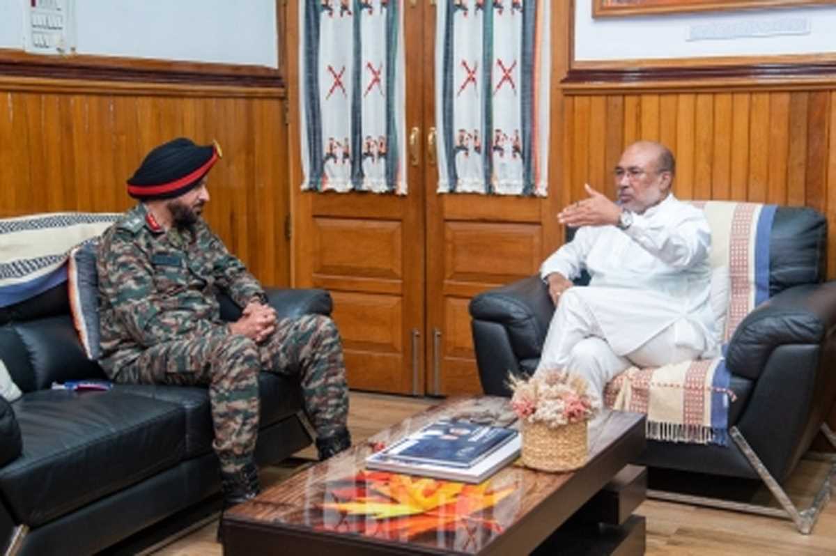 मणिपुर के मुख्यमंत्री समेत अन्य नेता राज्य के हालात पर चर्चा के लिए दिल्ली पहुंचे मणिपुर के मुख्यमंत्री समेत अन्य नेता राज्य के हालात पर चर्चा के लिए दिल्ली पहुंचे